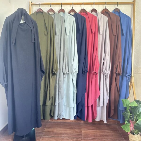 One Piece Amira Abaya