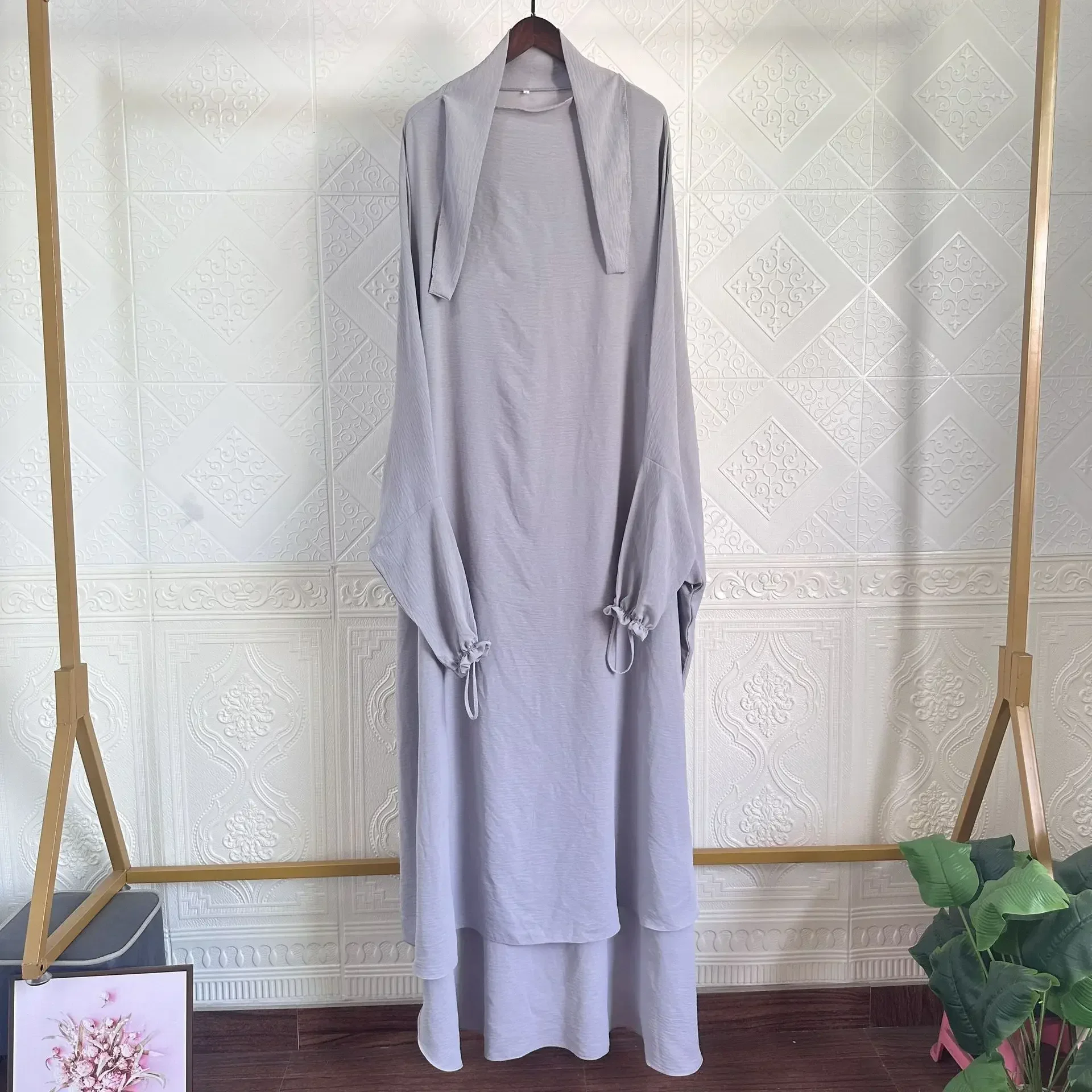 01 Gray